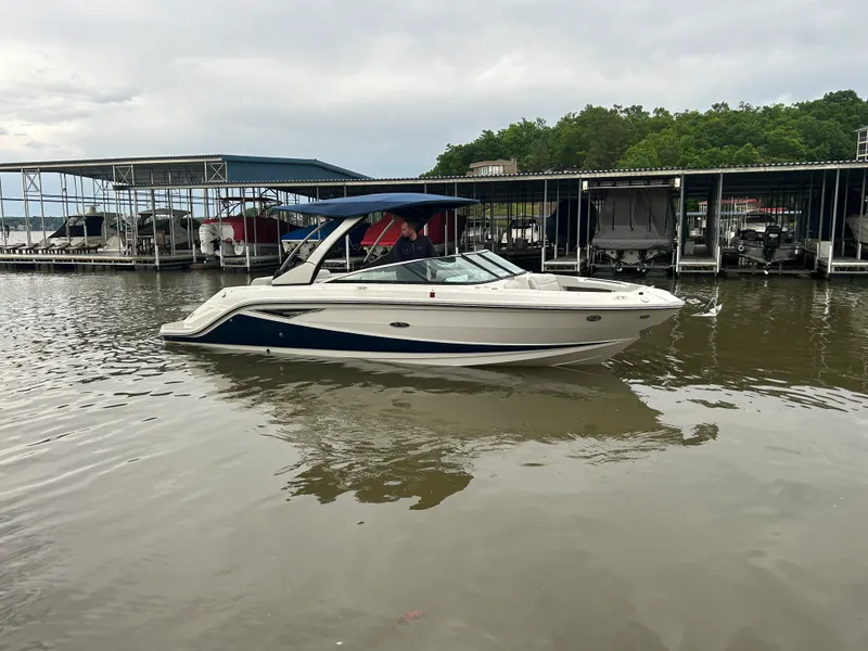 Slide: The Image of Sea Ray 280 SLX 2022 - 3