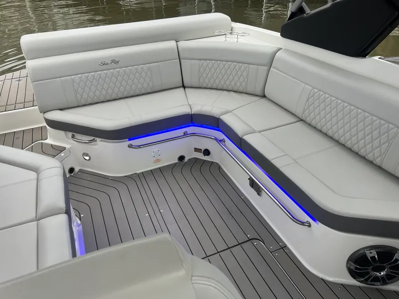 Slide: The Image of Sea Ray 280 SLX 2022 - 7