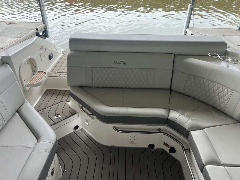 Slide: The Image of Sea Ray 280 SLX 2022 - 9