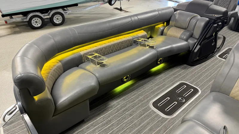 Slide: The Image of Premier 270INTRIGUE 2022 - 25