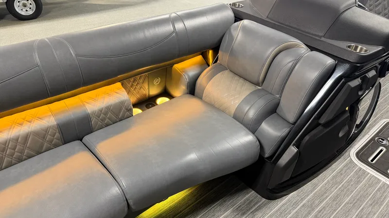 Slide: The Image of Premier 270INTRIGUE 2022 - 30