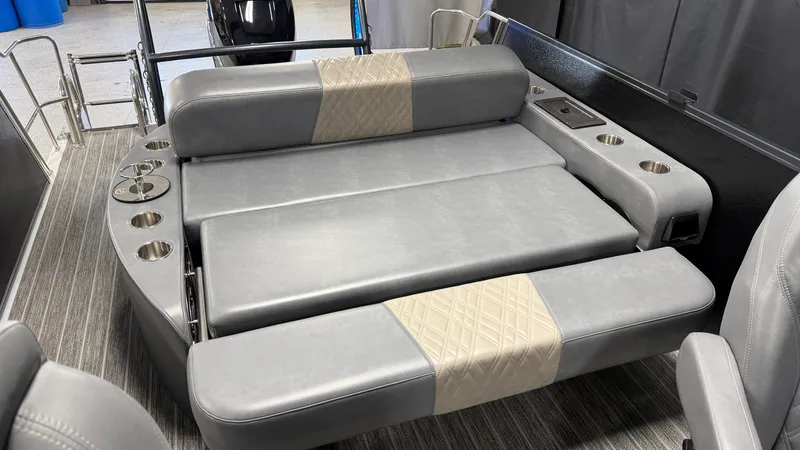 Slide: The Image of Premier 270INTRIGUE 2022 - 72