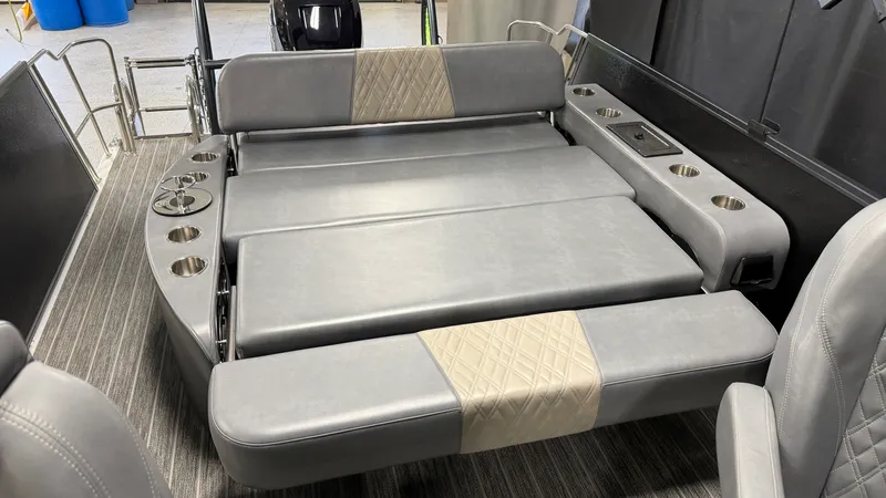Slide: The Image of Premier 270INTRIGUE 2022 - 73