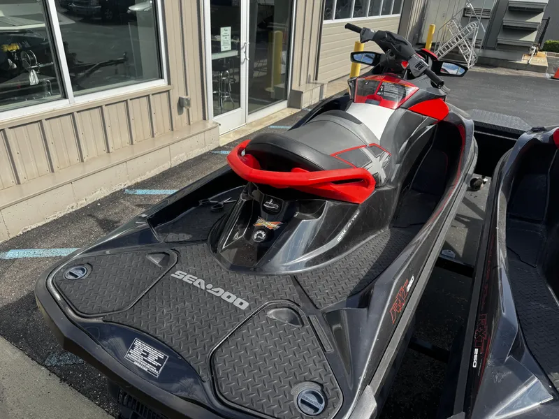 Slide: The Image of Sea-Doo RXT 260 2011 - 6