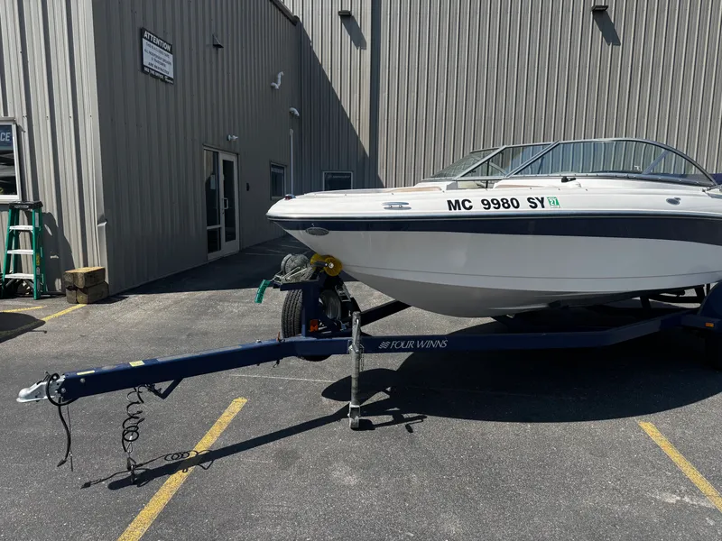 The Image of Four Winns 180 HORIZON 2006 - 0