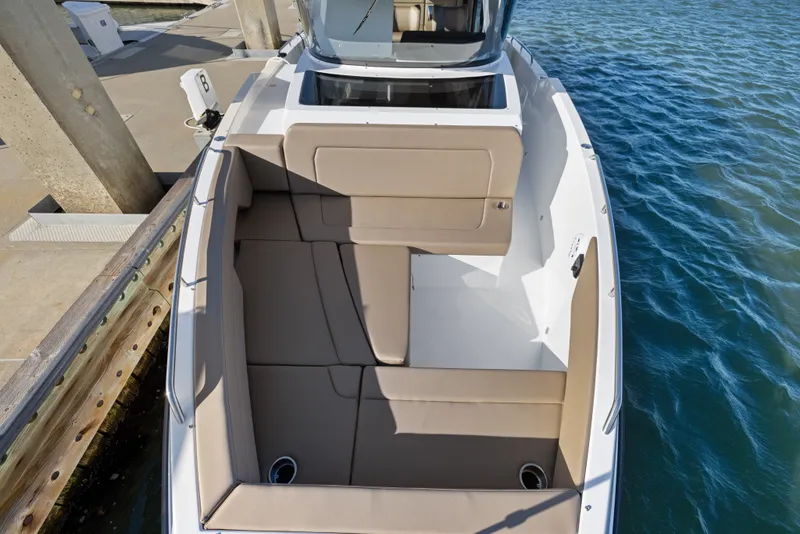 Slide: The Image of Cruisers 38 VTR EC 2026 - 24