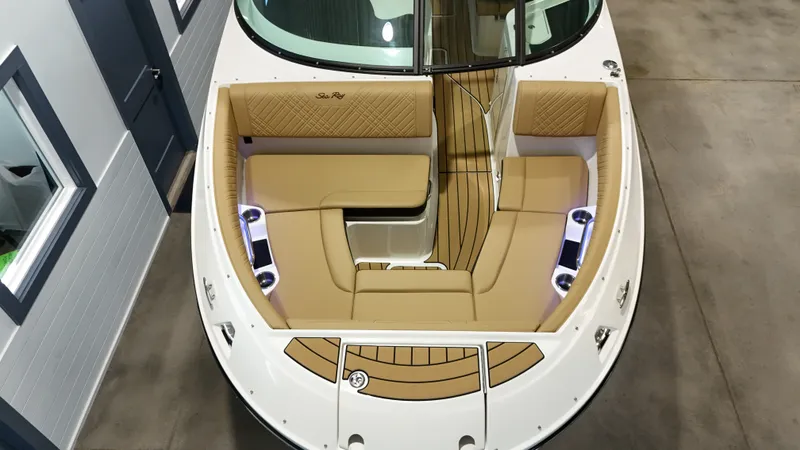 Slide: The Image of Sea Ray SDX 230 2026 - 9