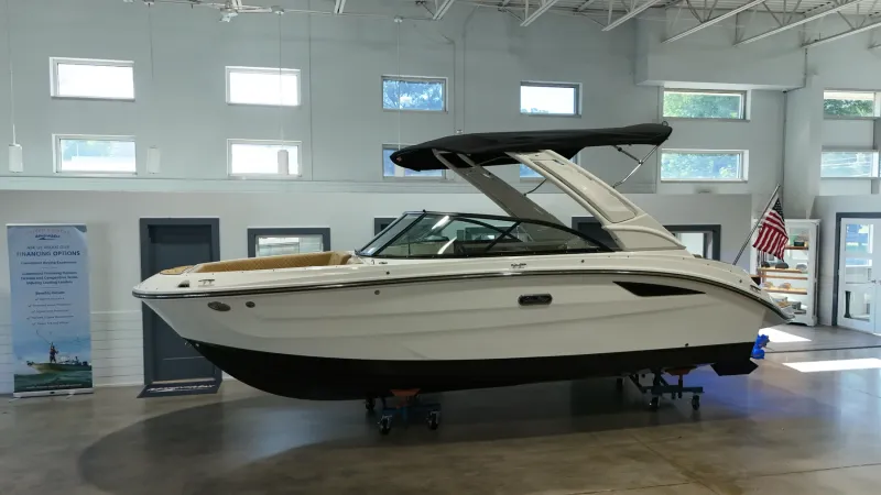 Slide: The Image of Sea Ray SDX 230 2026 - 2