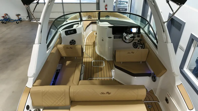 Slide: The Image of Sea Ray SDX 230 2026 - 10