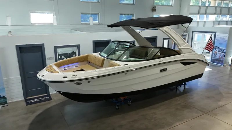 Slide: The Image of Sea Ray SDX 230 2026 - 11