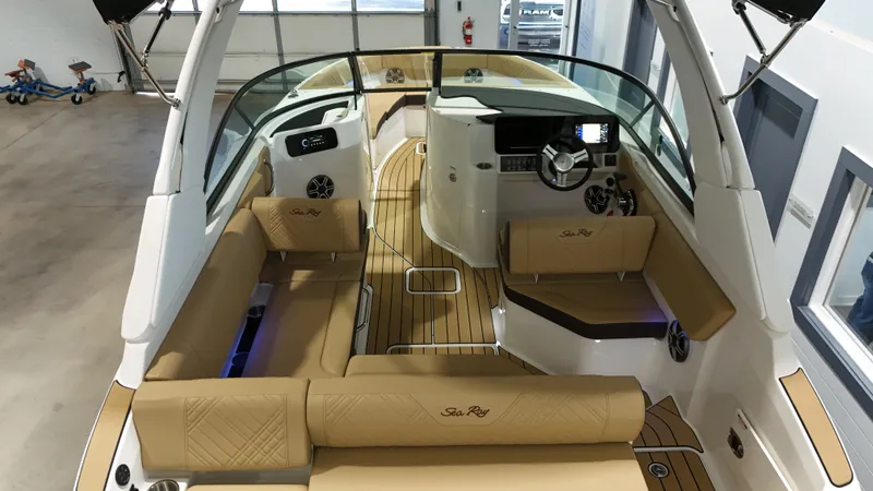 Slide: The Image of Sea Ray SDX 230 2026 - 6
