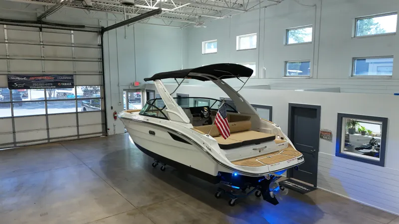 Slide: The Image of Sea Ray SDX 230 2026 - 7