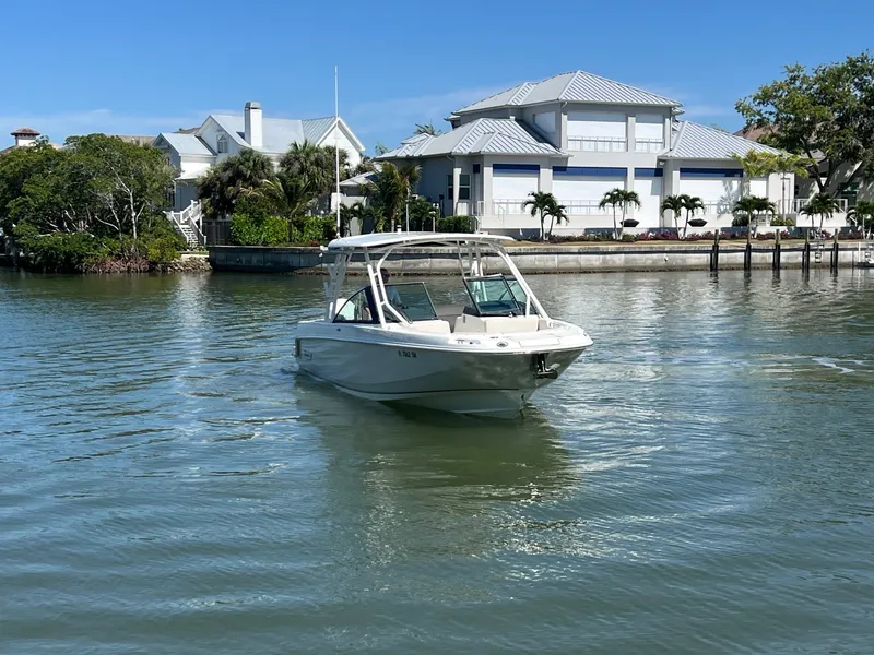 Slide: The Image of Boston Whaler 270 VANTAGE 2020 - 4