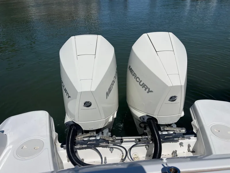 Slide: The Image of Boston Whaler 270 VANTAGE 2020 - 7