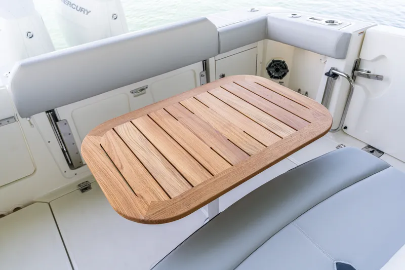 Slide: The Image of Boston Whaler 330 Outrage 2026 - 21