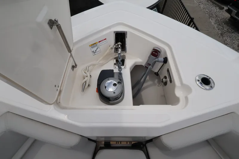 Slide: The Image of Boston Whaler 330 Outrage 2026 - 45