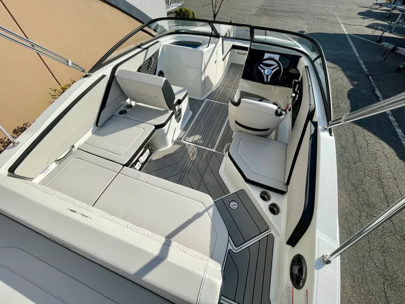 Slide: The Image of Sea Ray SPX 210 Outboard 2026 - 3