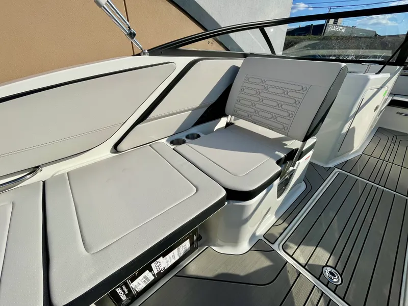 Slide: The Image of Sea Ray SPX 210 Outboard 2026 - 5
