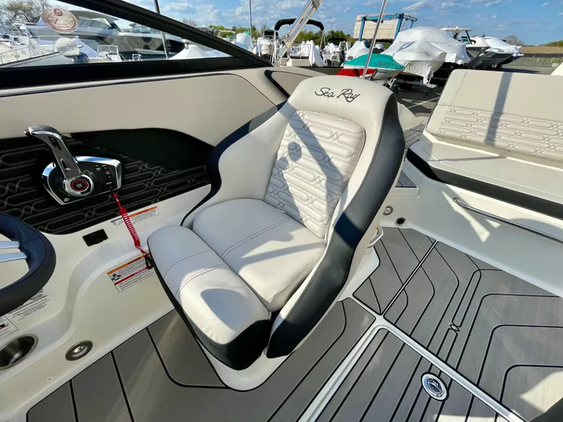 Slide: The Image of Sea Ray SPX 210 Outboard 2026 - 8