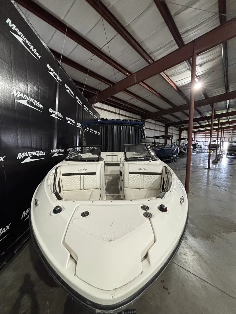 Slide: The Image of Sea Ray 230 SLX 2018 - 2