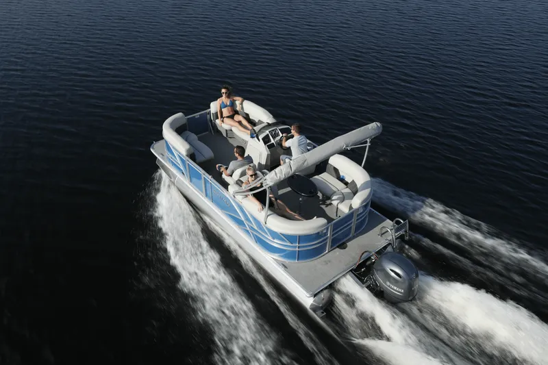 Slide: The Image of Sylvan MIRAGE 820 2025 - 2