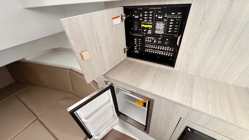 Slide: The Image of Cruisers 38 VTR EC 2026 - 20