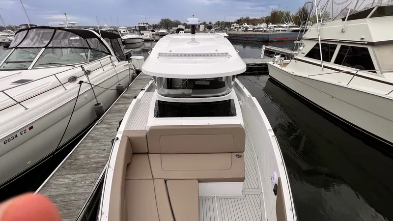 Slide: The Image of Cruisers 38 VTR EC 2026 - 31