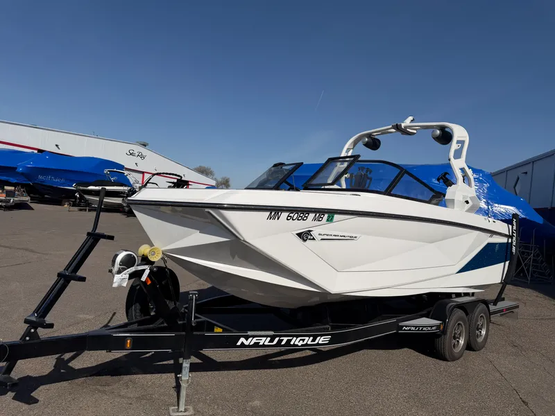 Slide: The Image of Nautique G23 SUPER AIR 2021 - 1