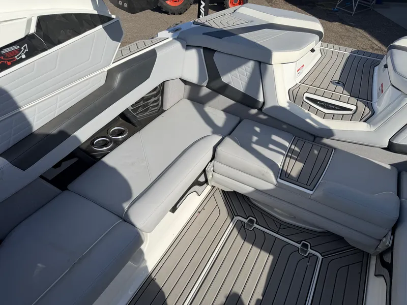 Slide: The Image of Nautique G23 SUPER AIR 2021 - 16