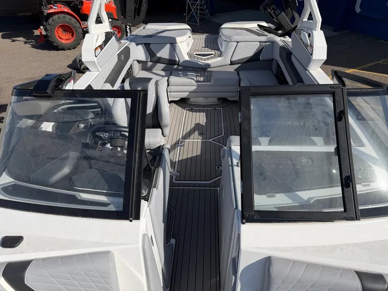 Slide: The Image of Nautique G23 SUPER AIR 2021 - 18