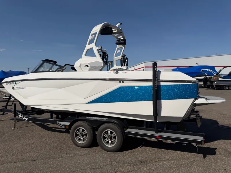 Slide: The Image of Nautique G23 SUPER AIR 2021 - 7