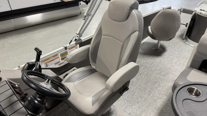 Slide: The Image of Premier 230 ANGLER 2024 - 34