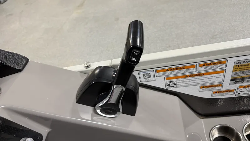 Slide: The Image of Premier 230 ANGLER 2024 - 38