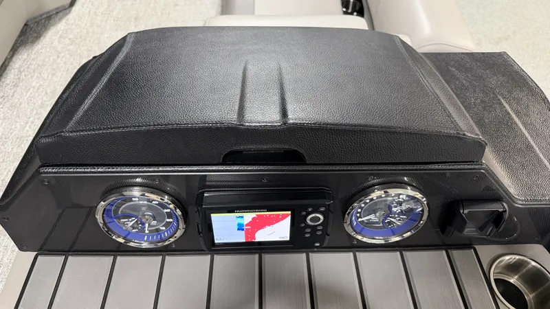 Slide: The Image of Premier 230 ANGLER 2024 - 47