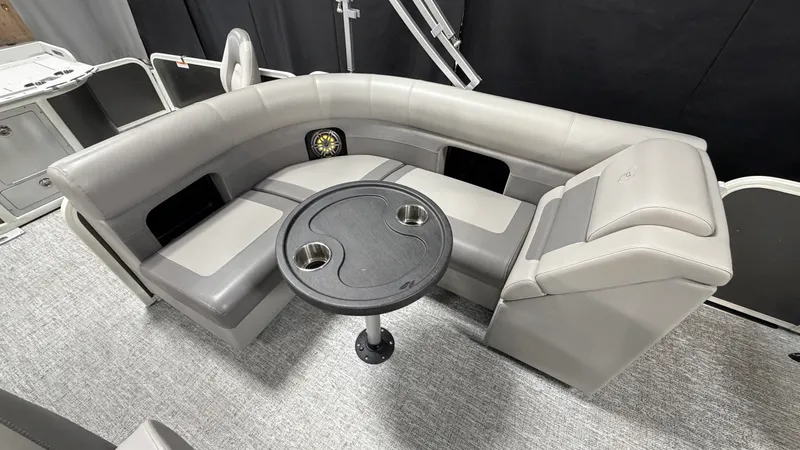 Slide: The Image of Premier 230 ANGLER 2024 - 49