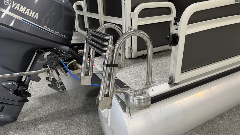 Slide: The Image of Premier 230 ANGLER 2024 - 92