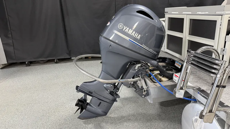 Slide: The Image of Premier 230 ANGLER 2024 - 94