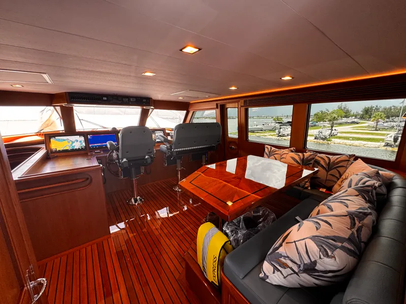 Slide: The Image of Marlow EXPLORER 70E MK II 2025 - 9