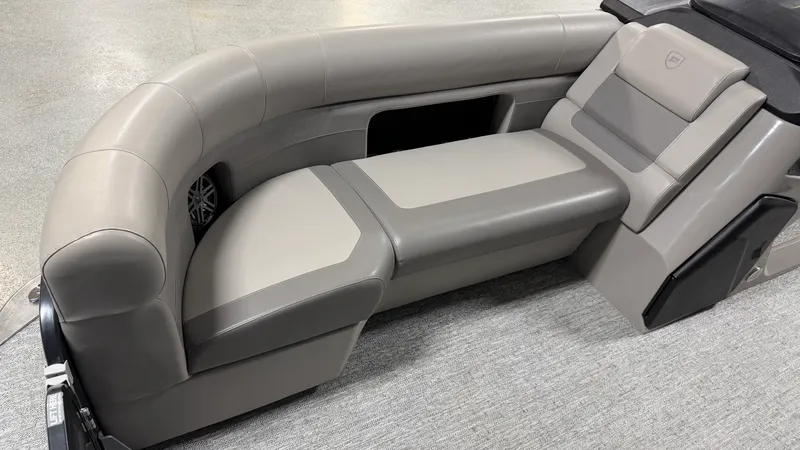 Slide: The Image of Premier 230 SUNSATION 2024 - 19