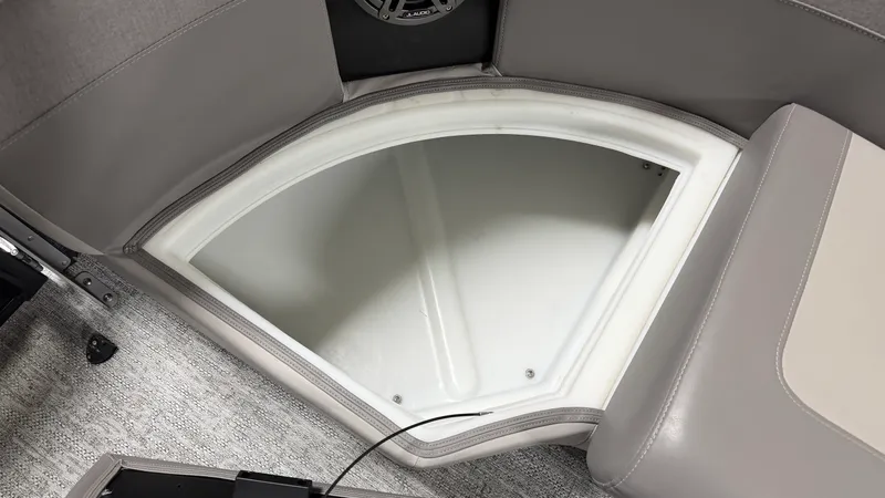 Slide: The Image of Premier 230 SUNSATION 2024 - 22