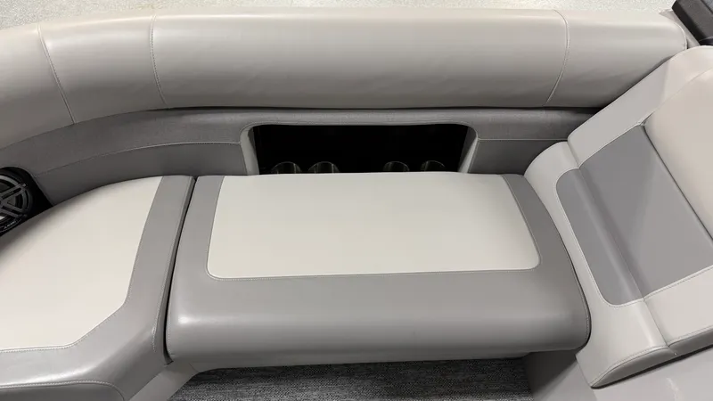 Slide: The Image of Premier 230 SUNSATION 2024 - 23