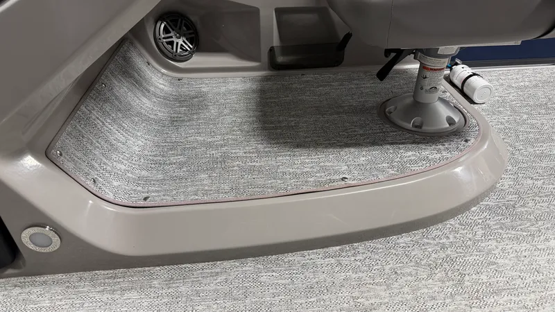 Slide: The Image of Premier 230 SUNSATION 2024 - 35