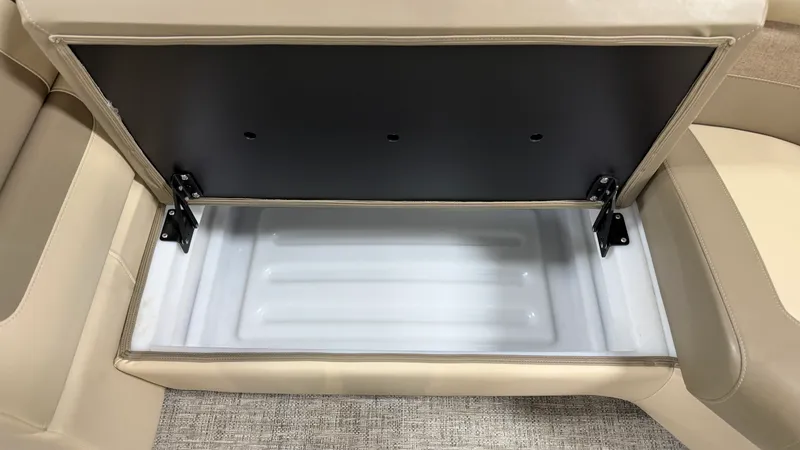 Slide: The Image of Premier 230 SUNSATION TRITOON 2024 - 17