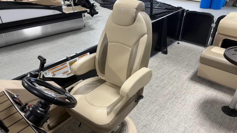 Slide: The Image of Premier 230 SUNSATION TRITOON 2024 - 37