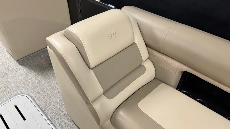 Slide: The Image of Premier 230 SUNSATION TRITOON 2025 - 18