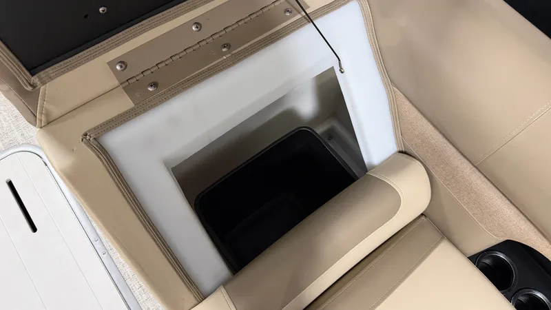 Slide: The Image of Premier 230 SUNSATION TRITOON 2025 - 19