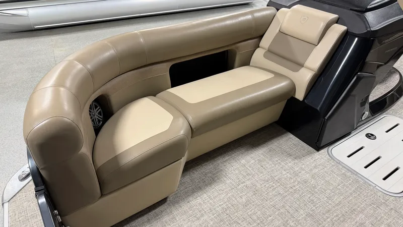 Slide: The Image of Premier 230 SUNSATION TRITOON 2025 - 20