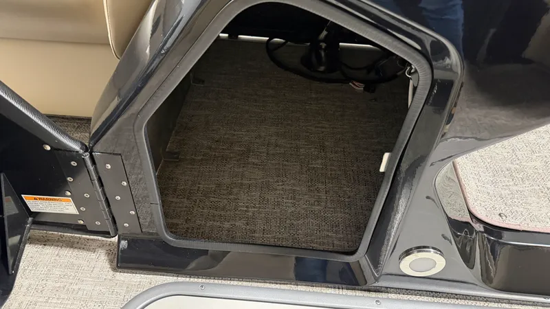Slide: The Image of Premier 230 SUNSATION TRITOON 2025 - 31