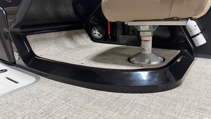 Slide: The Image of Premier 230 SUNSATION TRITOON 2025 - 53
