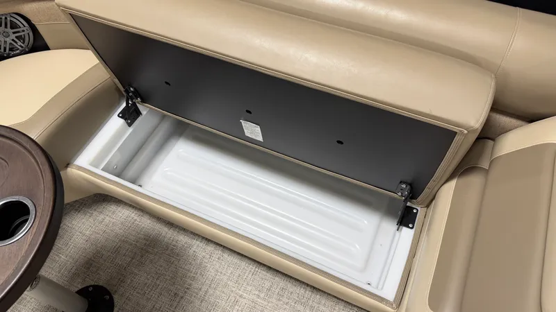 Slide: The Image of Premier 230 SUNSATION TRITOON 2025 - 60